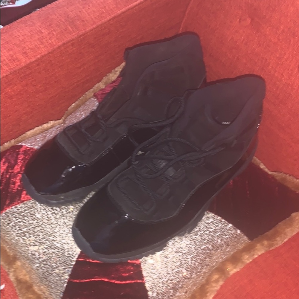 Shoes - Picture 2 of 2